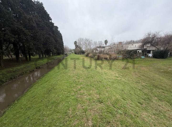 Terreno · 928m²