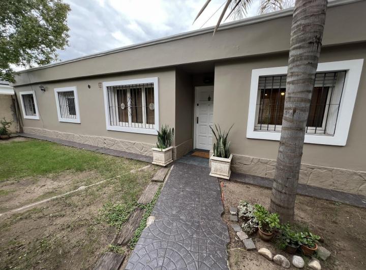 Casa · 142m² · 3 Ambientes · 2 Cocheras