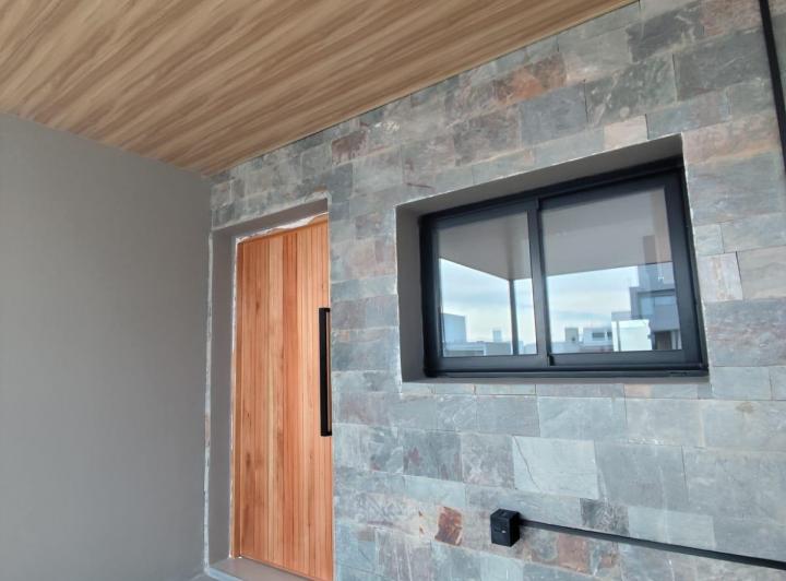 Casa · 80m² · 6 Ambientes · 1 Cochera