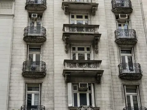 Edificio frances-  oficina de 6 ambientes en retiro