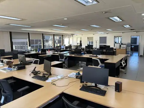 Alquiler oficina san nicolas  con cocheras