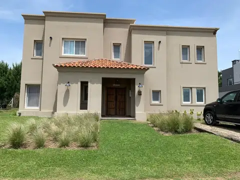Casa chalet  en alq. temporario en costa esmeralda, costa atlántica, buenos aires