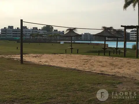 Casa en alquiler de temporada,  4 ambientes, 3 dormitorios, en lagoon - plaza.