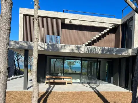 Casa en  costa esmeralda maritimo ii