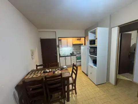 Departamento de 3 ambientes (apto 4/5 personas)piso:2 dpto:j