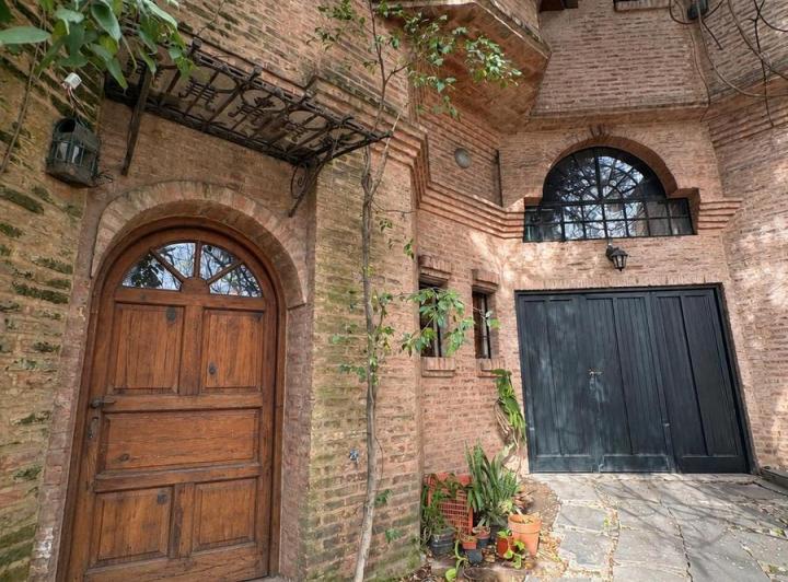 PH · 207m² · 6 Ambientes · 2 Cocheras