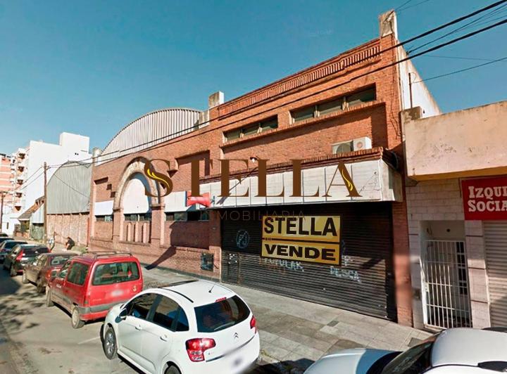 Local comercial · 692m²