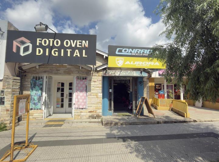 Local comercial · 216m² · 8 Ambientes