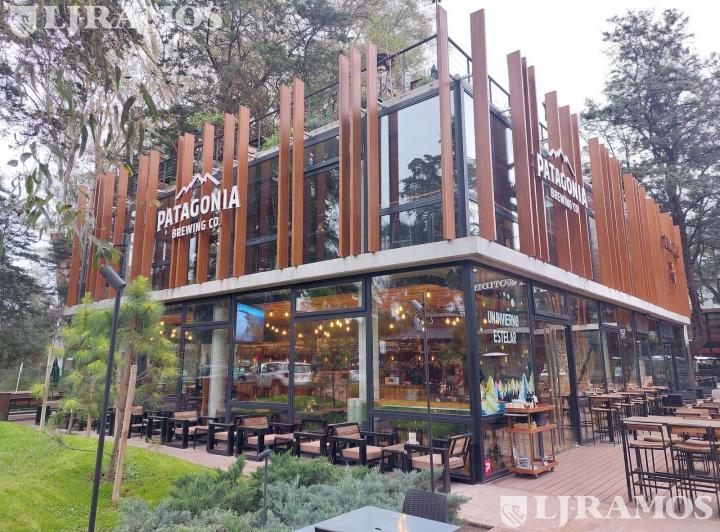 Local comercial · 311m²