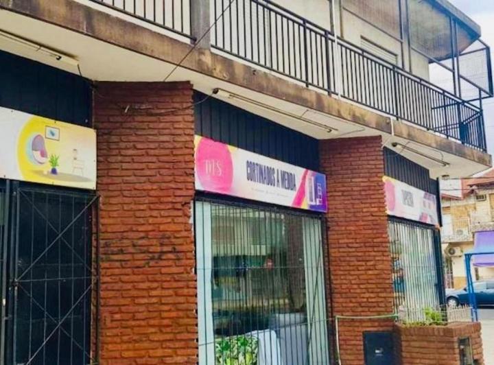 Local comercial · 240m² · 3 Ambientes