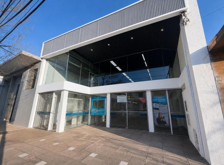 Local comercial · 475m²