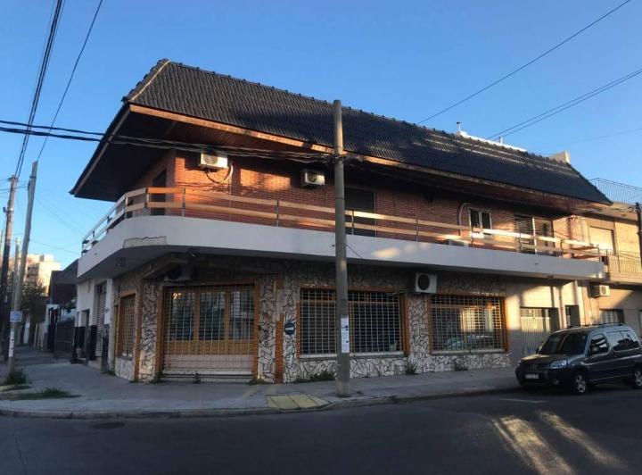 Local comercial · 600m² · 4 Ambientes · 1 Cochera