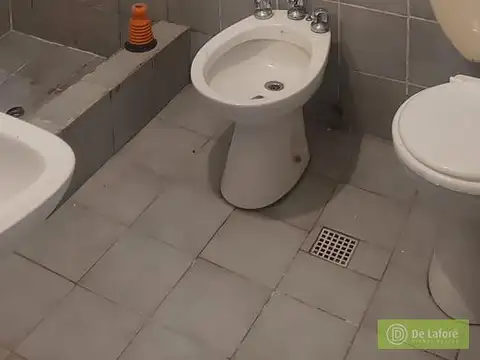 Alquiler - ph planta baja al frente, 2 dorm., 60m2, en san fernando. puede usarse como oficina prof.