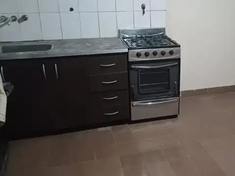 Departamento tipo casa 3 ambientes con patio en planta alta