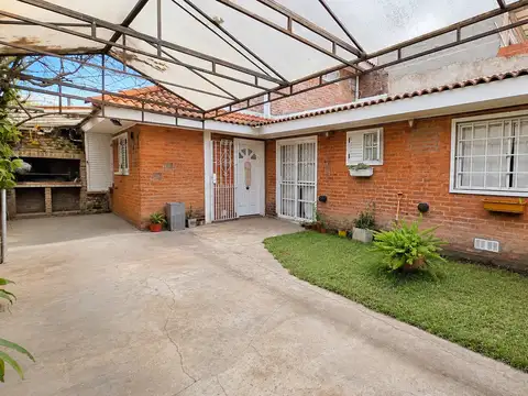 Ph 4 ambientes con cochera para 2 autos, jardin y parrilla | excelente estado | lomas de zamora