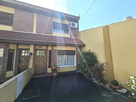 Excelente duplex 3 amb patio y cochera lomas de zamora