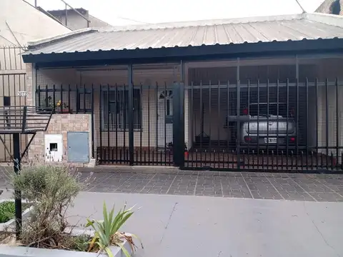 Ph de 3 amb con cochera , patio, quincho y parrilla