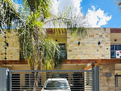 Duplex en alquiler 3 ambientes con cochera y patio parque leloir