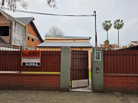 Casa  2 dormitorios, parque y garage