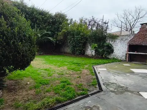 Chalet de 4 ambientes en ciudad jardín el libertador – a metros de av. márquez