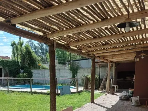 Alquiler casa en barrio roberto de vizenzo