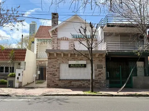 Casa 5 amb. c/ cochera -apto uso comercial-
