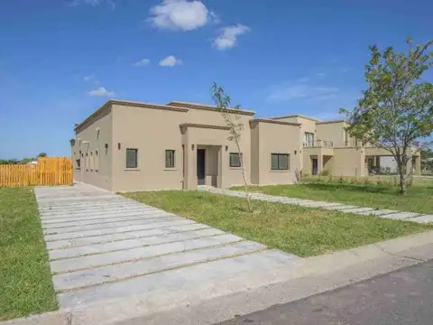 Alquiler casa laguna barrio privado san sebastian