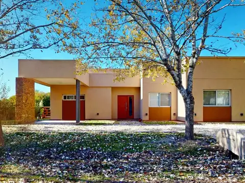Casa en venta haras del sur i 3 dorm. y pileta