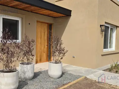Casa en venta en el barrio cerrado village joven, bella vista