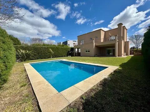 Casa de cinco ambientes en alquiler - barrancas de iraola - berazategui
