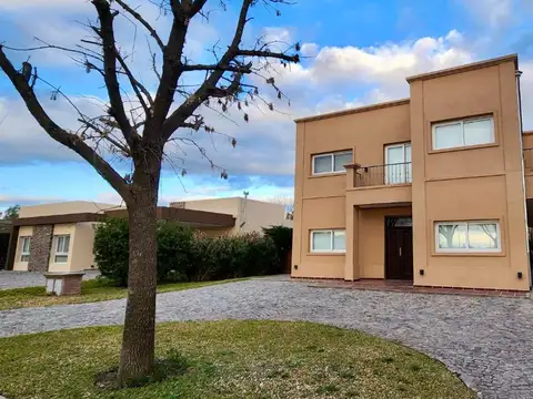Casa en alquiler en barrancas de iraola