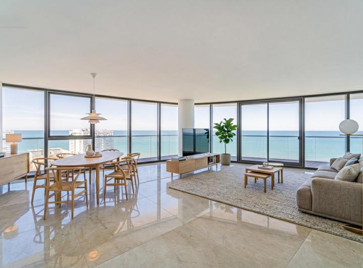 Departamento · 220m² · 4 Ambientes · 2 Cocheras