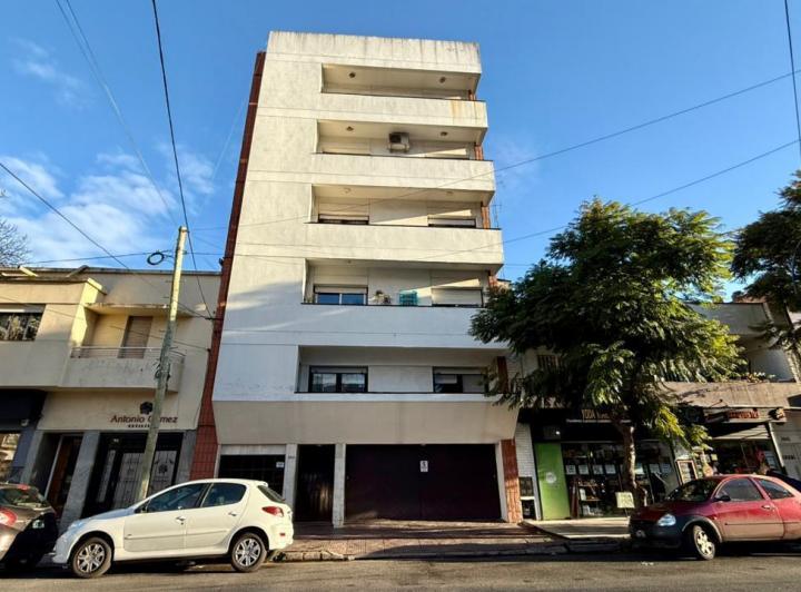 Departamento · 80m² · 4 Ambientes · 1 Cochera
