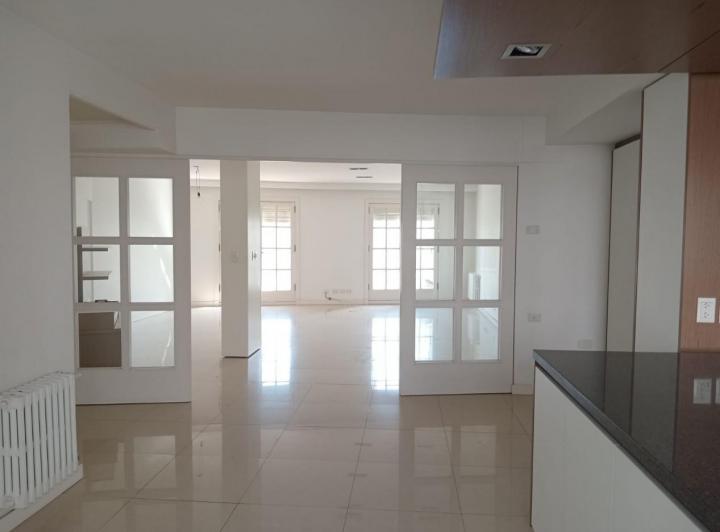 Departamento · 123m² · 4 Ambientes · 1 Cochera