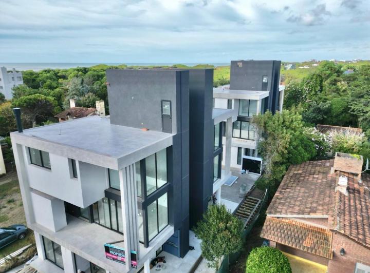 Departamento · 80m² · 3 Ambientes · 1 Cochera