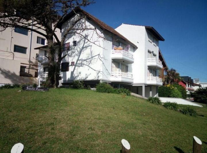 Departamento · 77m² · 4 Ambientes · 1 Cochera