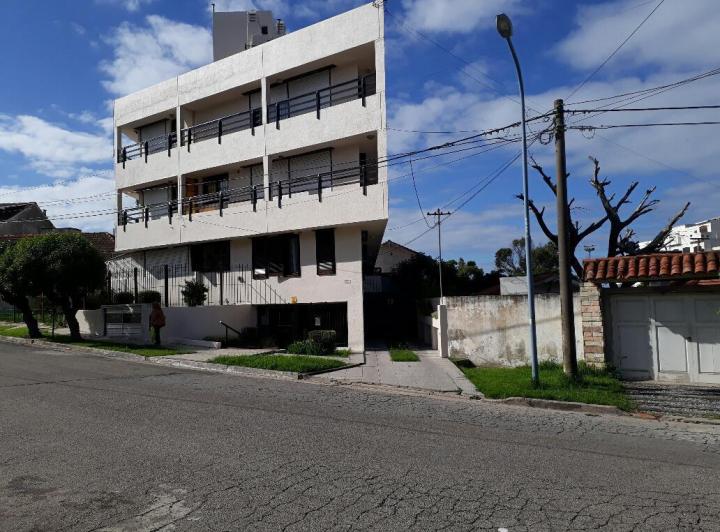 Departamento · 40m² · 2 Ambientes · 1 Cochera