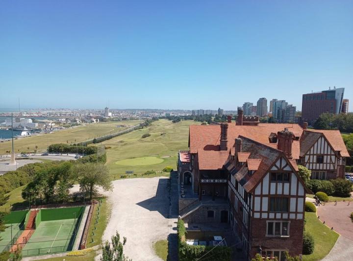 Departamento · 160m² · 5 Ambientes · 1 Cochera