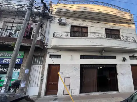 Venta ph 4 amb + local en caseros acepta permuta