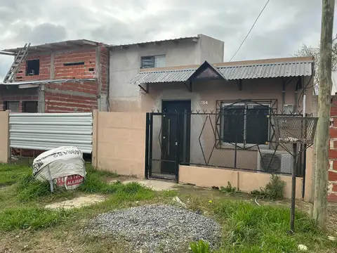 Casa 2 ambientes venta alejandro korn patio pileta