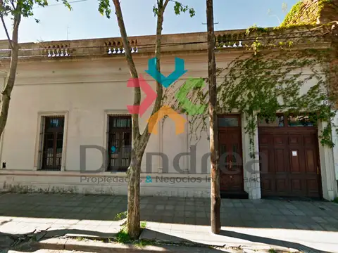 Hermosa casa centrica en calle 18 entre 31 y 33 - mercedes (b)