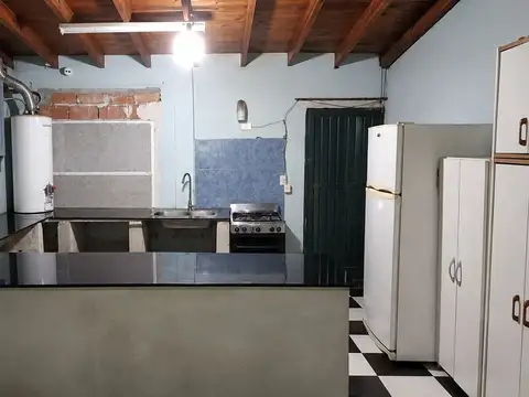 Casa en venta moreno+garaje+2 deptos 1 piso+local