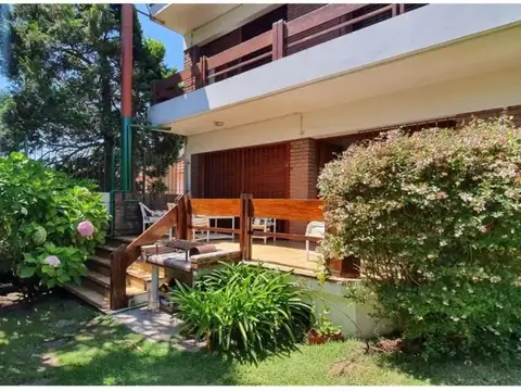 Chalet 7 amb. en los troncos, mar del plata