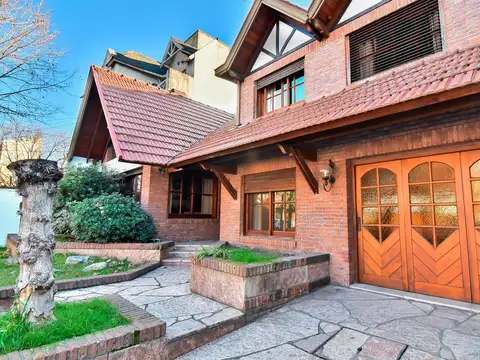 Venta casa 6 ambientes con pileta lomas de zamora