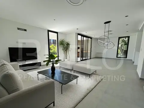 Casa en venta c/ cochera en fincas de hudson