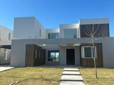 Santa ana, villanueva, casa a la laguna, 265 mt2 cubiertos