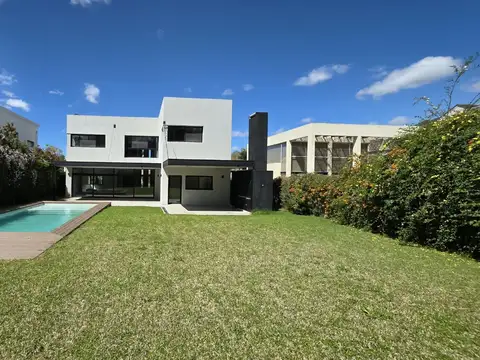 Moderna casa en venta en el exclusivo barrio cerrado villa pacheco, don torcuato