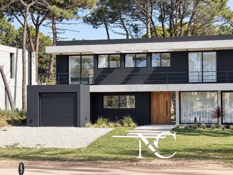 Casa en venta en barrio pioneros pinamar 4 dormitorios cochera gas natural