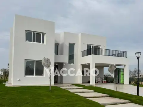 Casa en venta village plaza