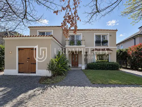 Casa en estancias del pilar en el barrio la paz